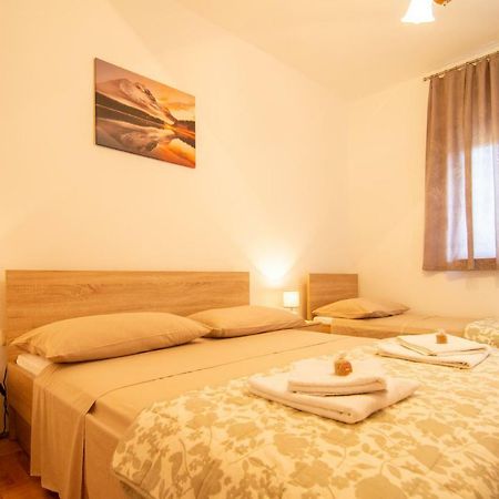 Apartmani Perkovic Gustirna Exteriör bild