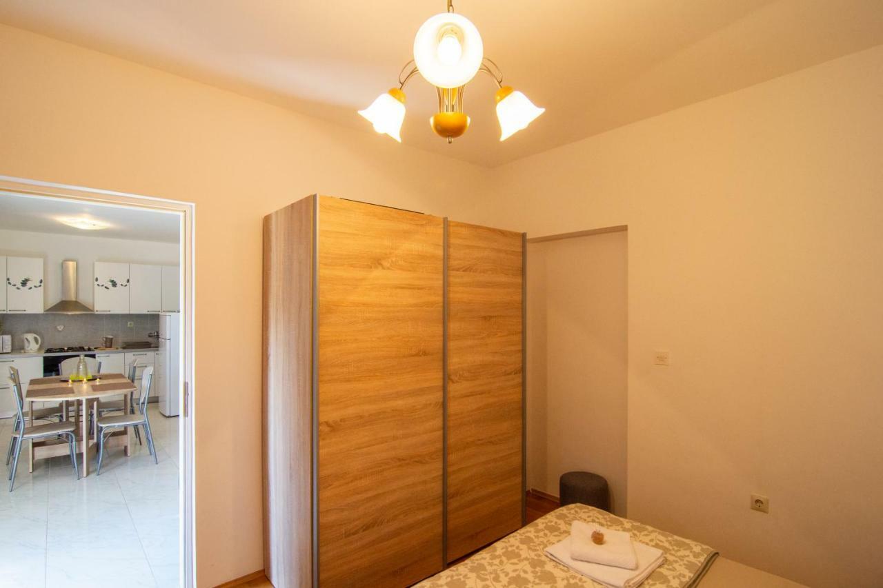 Apartmani Perkovic Gustirna Exteriör bild